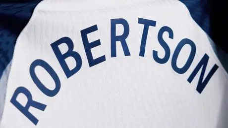 Andy Robertson es nuevo jugador del Tottenham, gracias a que lograron la permanencia en la Premier League