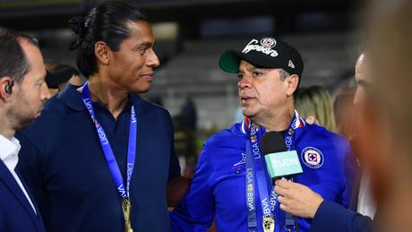 Joel Huiqui y Víctor Velázquez tras coronarse con Cruz Azul en el Clausura 2026 | MEXSPORT