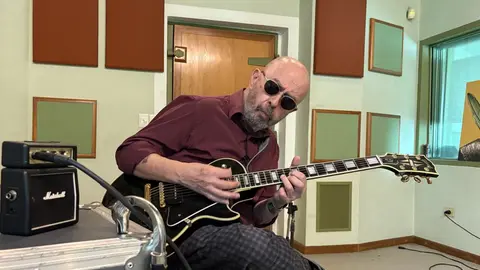 El compositor argentino enfrentaba una lucha contra el parkinson que al final perdió / FB: @indiosolari