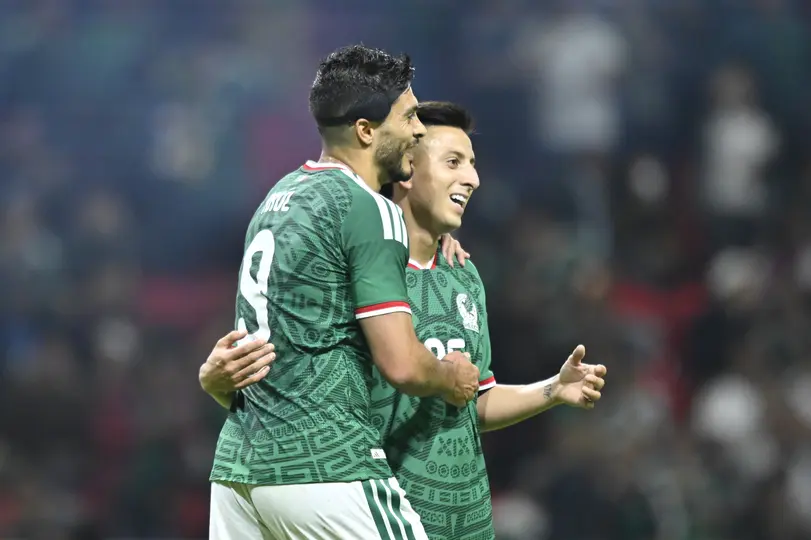 Raúl Jiménez en celebración con la Selección Mexicana ante Serbia | IMAGO 7