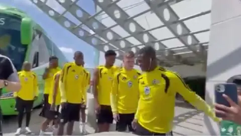 Selección de Sudáfrica con aficionado | CAPTURA DE PANTALLA