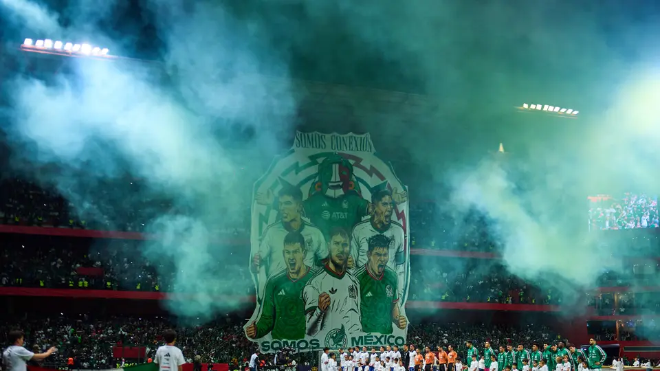 Desplegaron un tifo en el Nemesio Diez previo al México vs Serbia | MEXSPORT