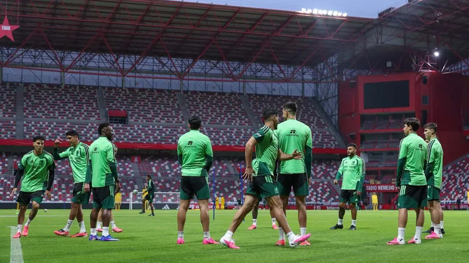 ¡Con un '11' de lujo! Javier Aguirre pone a lo mejor ante Serbia