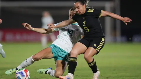 Charlyn Corral con la Selección Femenil l MEXSPORT