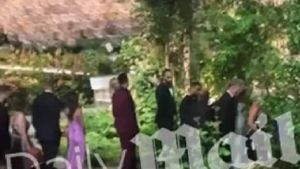 Taylor Swift y Travis Kelce reunieron a cerca de mil invitados en una exclusiva ceremonia celebrada en el Madison Square Garden, en Nueva York./ X: @fedeebongiorno