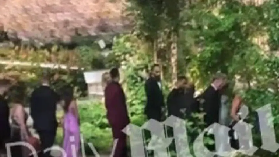 Taylor Swift y Travis Kelce reunieron a cerca de mil invitados en una exclusiva ceremonia celebrada en el Madison Square Garden, en Nueva York./ X: @fedeebongiorno