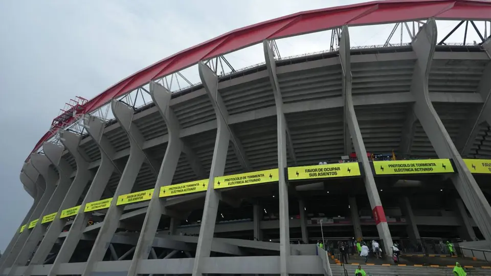 OFICIAL: México vs Inglaterra es retrasado por tormenta eléctrica