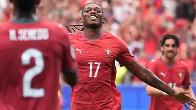 Rafael Leão abre la puerta al Tottenham y define el futuro de Santiago Giménez en el Milán