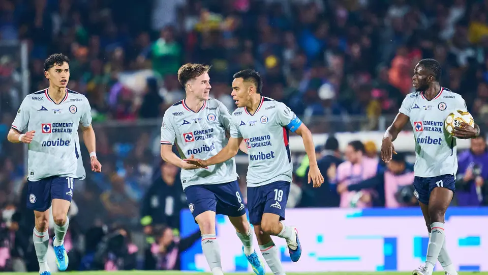¡El campeón en acción! Cruz Azul deja escapar una ventaja de tres goles e iguala con Morelia en amistoso