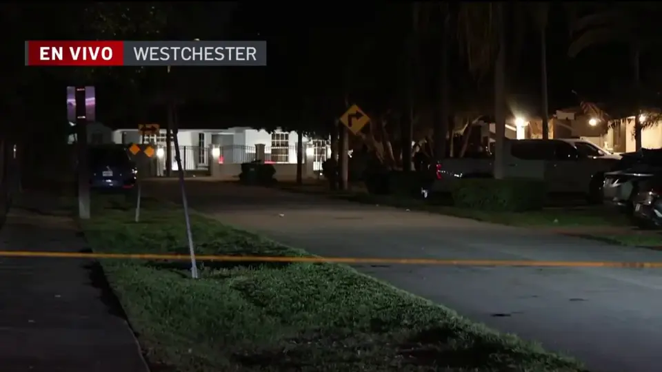 La Oficina del Sheriff de Miami-Dade acudió al domicilio del periodista tras recibir múltiples reportes de usuarios que seguían el TikTok Live./ Telemundo 51