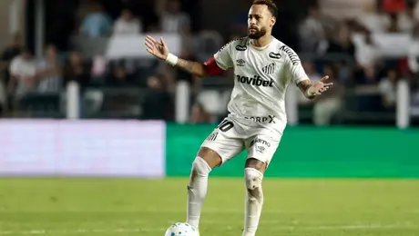 Show y caos con Neymar en Brasil: Dio asistencia y casi provoca pelea en los vestidores