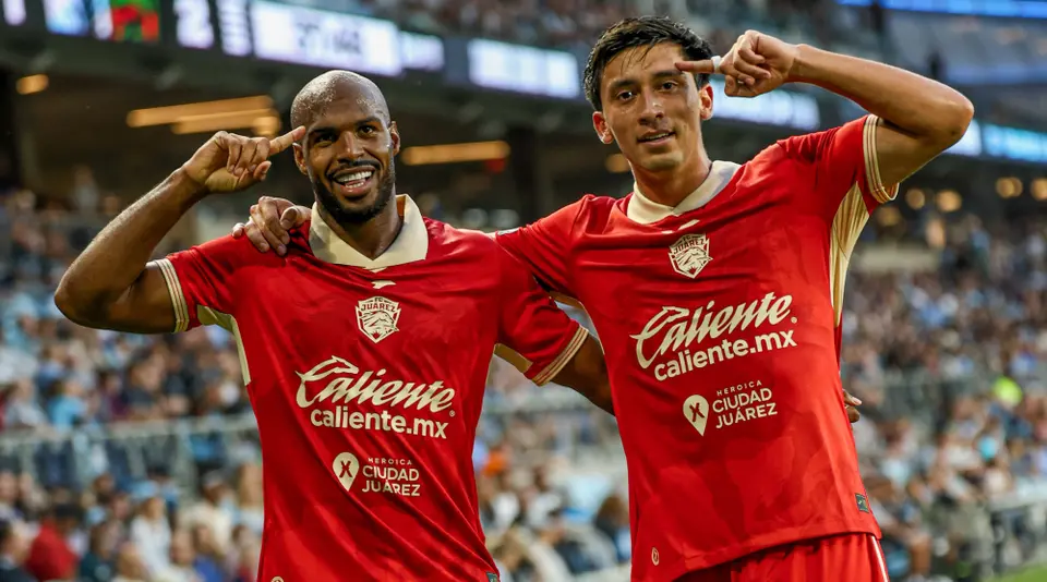Óscar Estupiñán festejando su gol ante Minnesota | x:@fcjuarezoficial