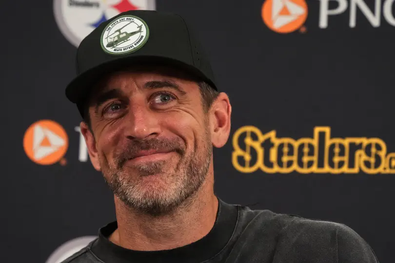 Aaron Rodgers en conferencia de prensa de los Steelers | AP