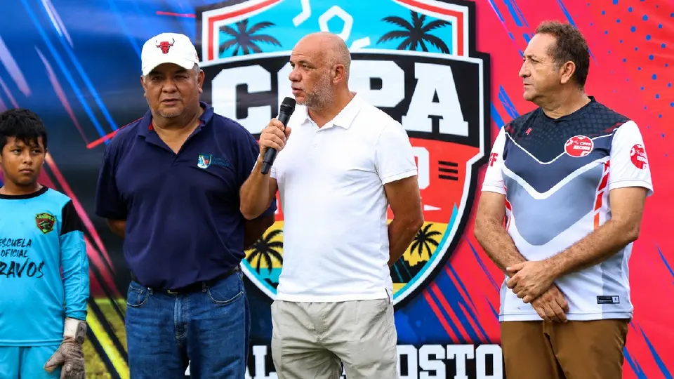 Luis Traviño hablando en la Copa Récord 2026 | RECORD