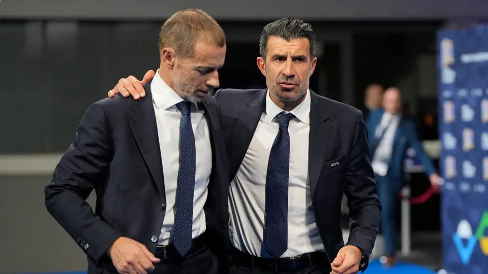Aleksander Ceferin y Luis Figo | AFP
