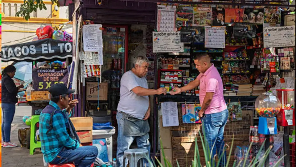 Pequeños comerciantes denunciaron que la inseguridad y la extorsión afectan cada vez más la operación diaria de las tienditas en distintas regiones del país. / iStock