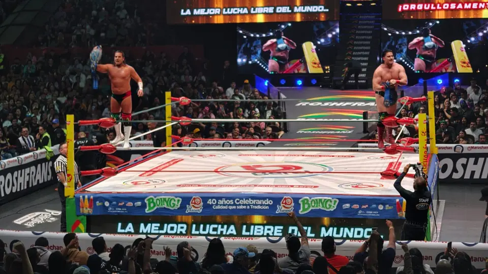 Ángel de Oro y Niebla Roja ganaron y retuvieron en contra de Douki y Yujiro Tanahashi | Mauricio Díaz