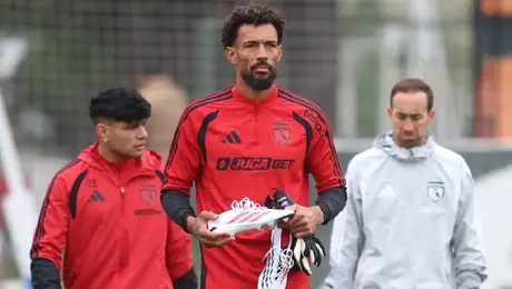 ¡Puso manos a la obra! Vozinha completa su primer entrenamiento bajo las órdenes de Colo-Colo
