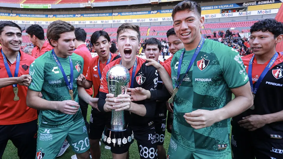 José Martín siendo figura en las categorías inferiores de Atlas | MEXSPORT