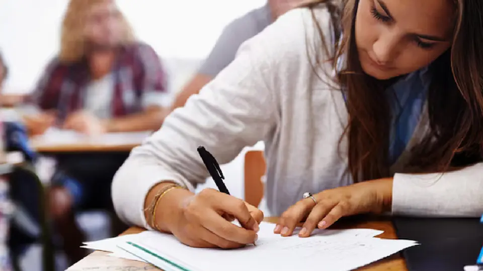 Los alumnos que ya cursan alguna licenciatura reanudarán clases el lunes 17 de agosto / Magnific
