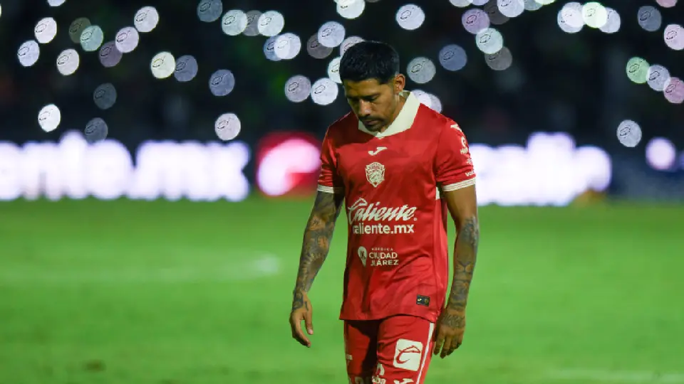Javier Aquino, en lamento, con Bravos de Juárez | IMAGO7