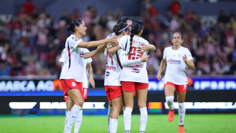 Jugadoras de Chivas en celebración en la Liga Femenil | IMAGO7