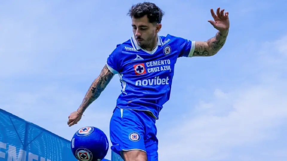 Alan Mozo, con el uniforme de Cruz Azul | IG: @alan_mozo