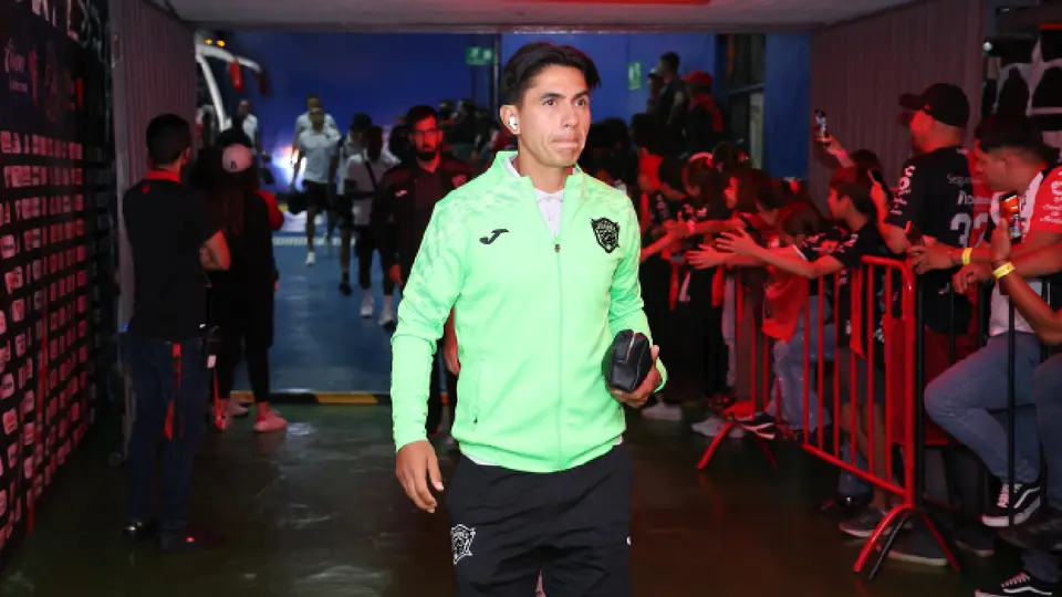 Dieter Villalpando llegando a un partido como jugador de Juárez | IMAGO7