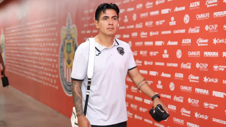 Dieter Villalpando llegando a un partido como jugador de Juárez | IMAGO7