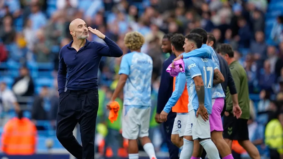 Manchester City vence al Coventry y mantiene el liderato