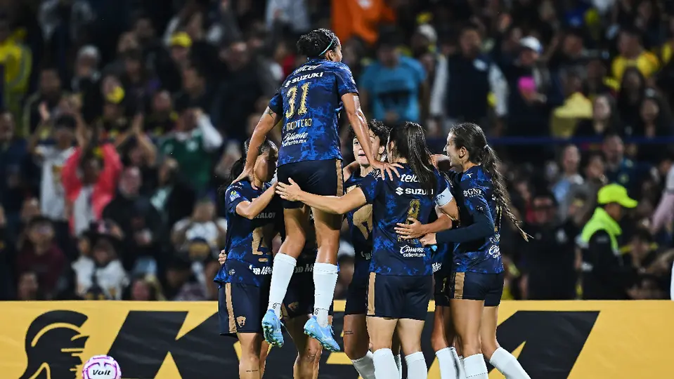 Jugadoras de Pumas y Priscila Chinchilla festejando ante América | MEXSPORT