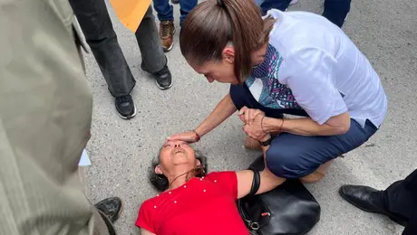 ¡Se detuvo para ayudarla! Claudia Sheinbaum auxilia a adulta mayor que se desmayó en San Luis Potosí