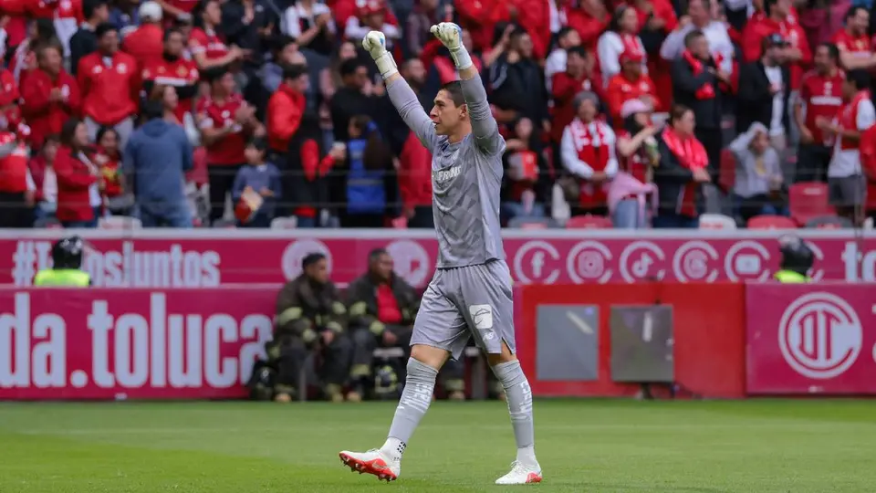 Hugo González celebrando en el Nemesio Diez | IMAGO7