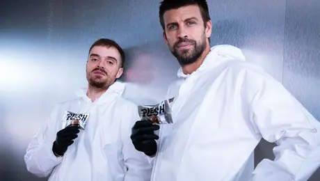 Ibai y Gerard Piqué presentan Plesh, su propia marca de snacks de chocolate