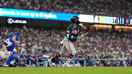 Michael Harris II impulsa a los Bravos en un tenso 3-2 y empata la Serie Divisional de la Nacional