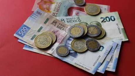 ¿Te adelantan el aguinaldo en noviembre? Estos trabajadores y pensionados sí lo reciben