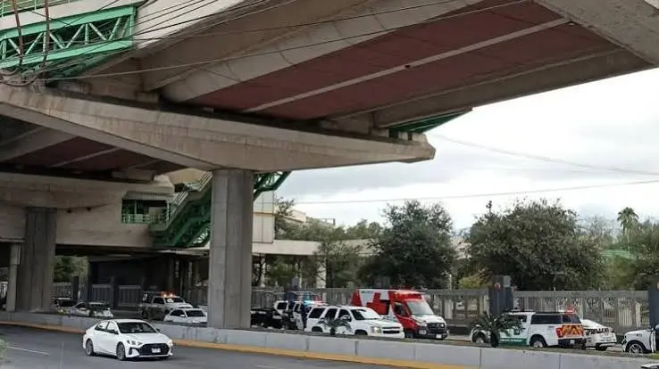 Paramédicos acudieron al lugar, pero el joven ya no presentaba signos vitales./ ABC Noticias