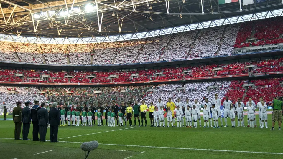 Selección Mexicana y Selección de Inglaterra en un amistoso en Wembley en 2010 | MEXSPORT