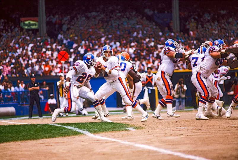 John Elway venciendo a los Browns con los Broncos | GROSBY