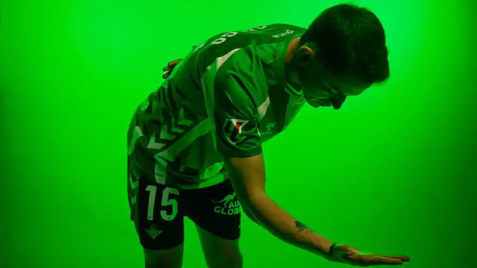Álvaro Fidalgo en su presentación con Betis | X:@ RealBetis