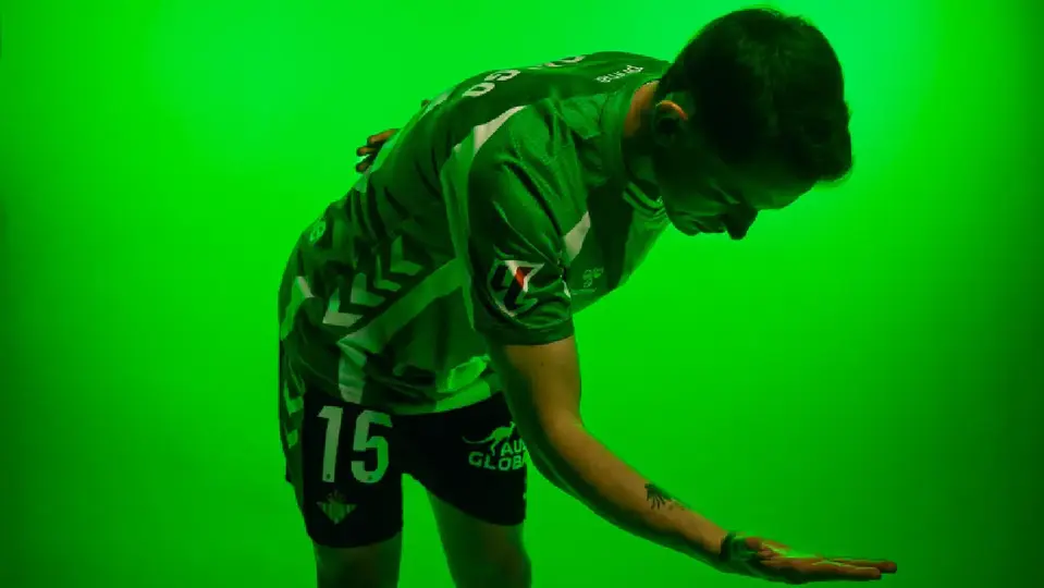 Álvaro Fidalgo en su presentación con Betis | X:@ RealBetis