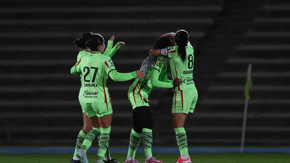 Jugadoras de FC Juárez felicitan a Dayana Martin por su gol ante América | IMAGO 7