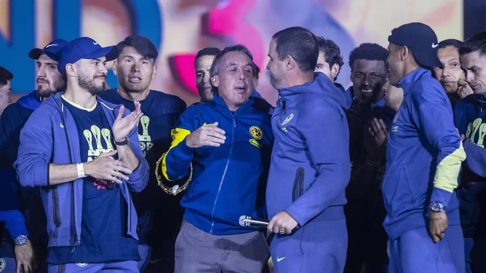 Emilio Azcarraga y André Jardine en los festejos del Tricampeonato | MEXSPORT