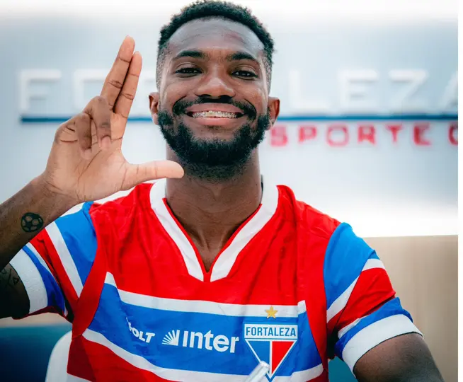 Vitinho ya firmó con Fortaleza | x @FortalezaEC