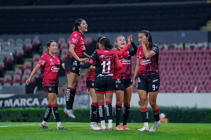 Jugadoras de Atlas en festejo durante la goleada contra Pumas | IMAGO 7