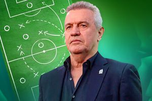 Rota Javier Aguirre Alineación