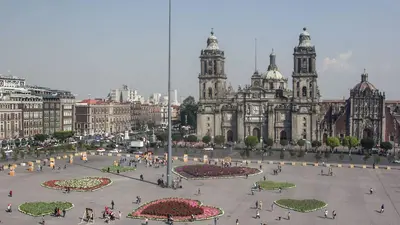 Zócalo CDMX se llenará con más de 10 mil flores: Así será el Jardín del Buen Amor