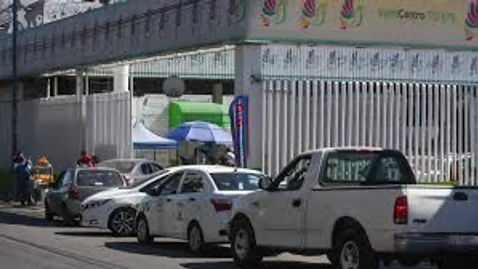 Los autos eléctricos quedan fuera del proceso de verificación por no generar emisiones./ X