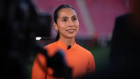 "Nunca dejes de soñar": Diana Flores tras recibir el premio a la Mujer del Año