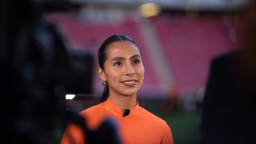 Diana Flores en el Estadio Akron, como invitada a un partido de la Liga MX Femenil | IMAGO 7